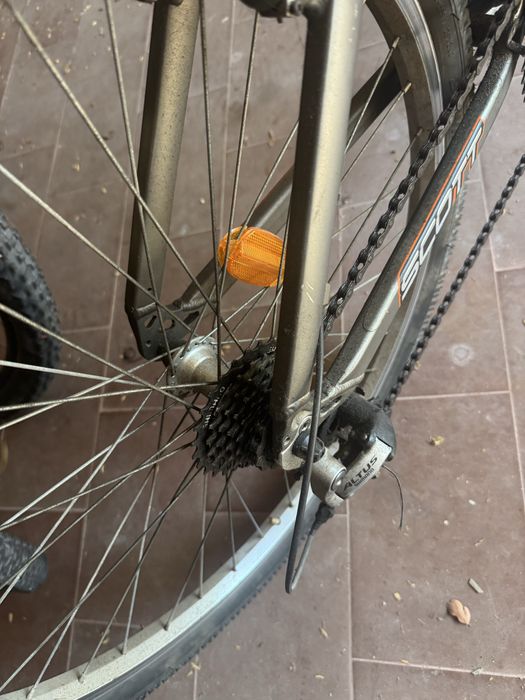 Bicicleta preta tamanho normal