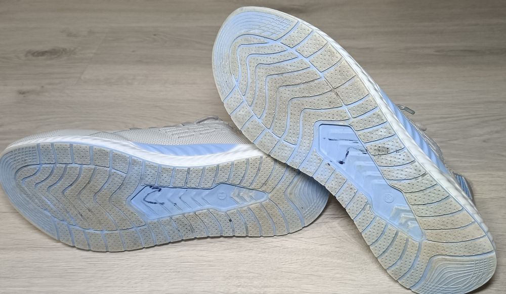ADIDAS кросівки (44 розмір)