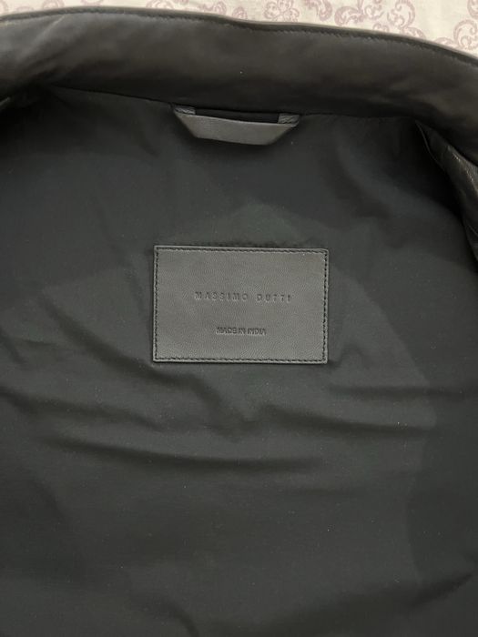 Темно синя чоловіча шкіряна куртка Massimo Dutti