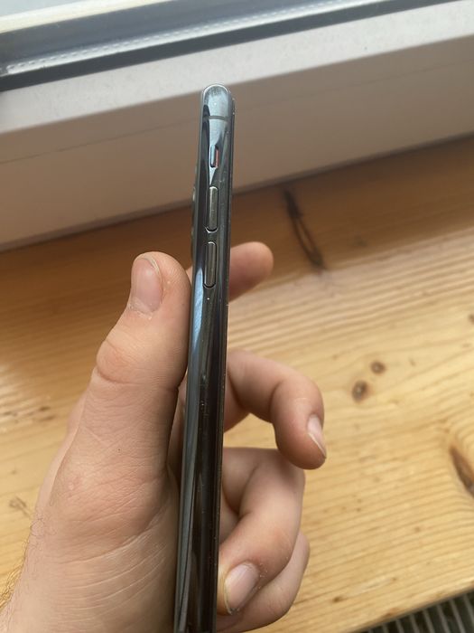 Продам айфон 11 про