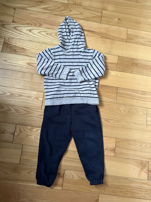 Теплый костюм на флисе для мальчика на 5-6 лет