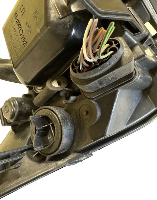 Lampa Lewa Przednia Reflektor Lewy Przód Xenon Ford Focus Mk2