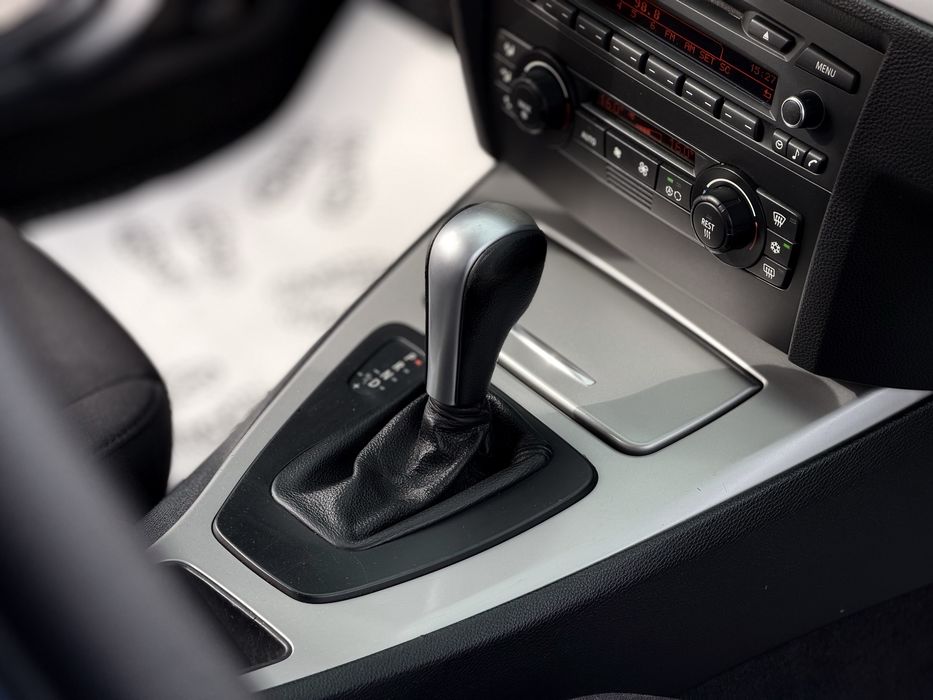 BMW 3 Series 320i