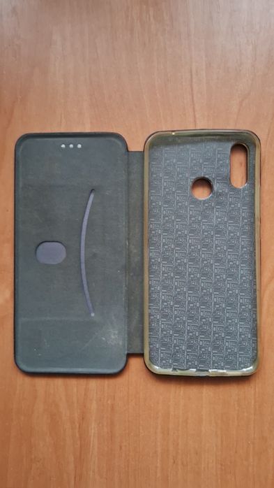 Huawei P Smart Plus кожаный чехол