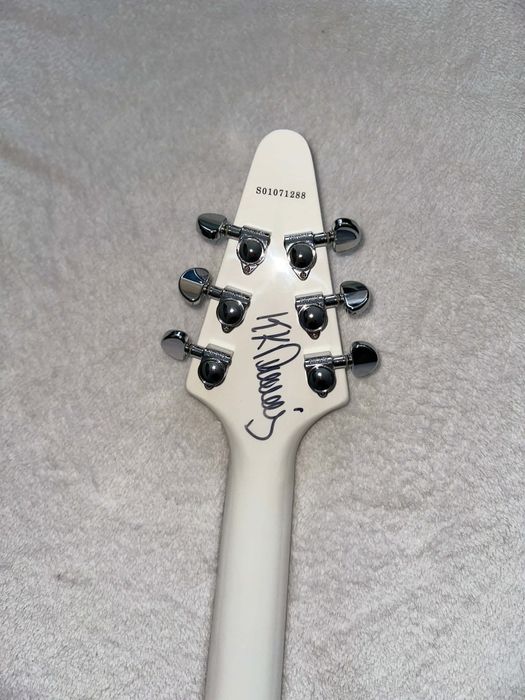 Epiphone flying V / osprzęt Gibson