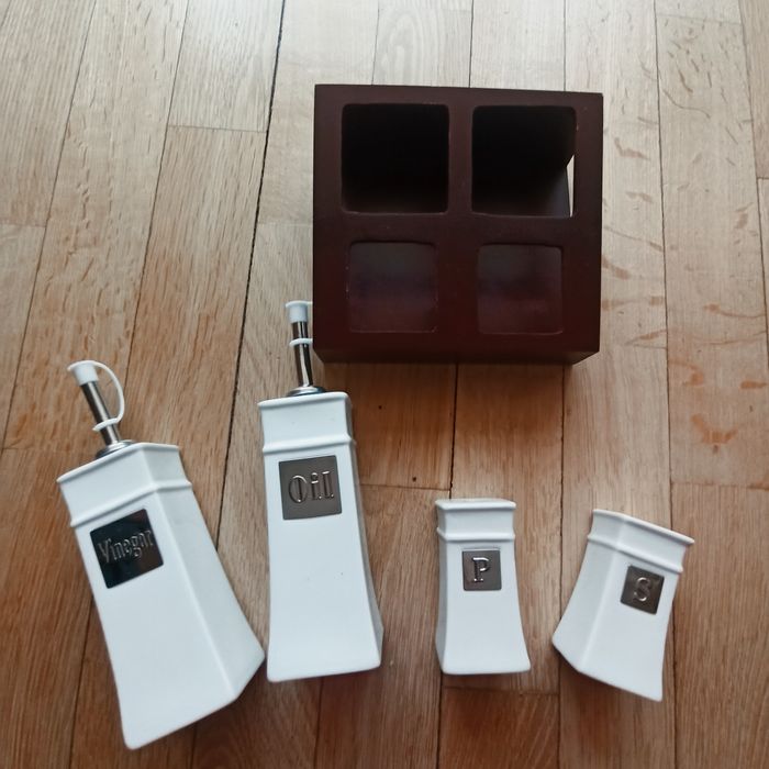 Набор столовый емкостей для соли и перцу масла и уксуса