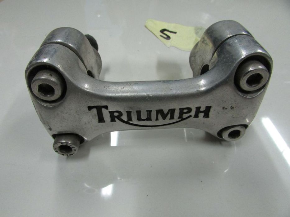 Risery mocowania kierownicy Triumph adventurer 900