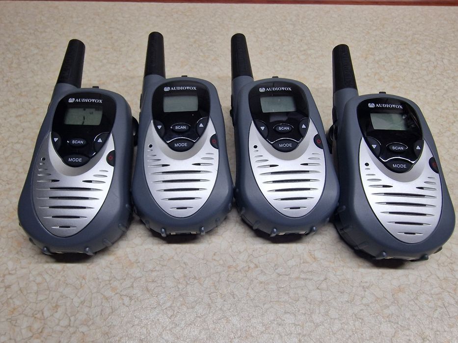 2 sztuki:  Radiotelefon / krótkofalówka Audiovox GMRS7001-2