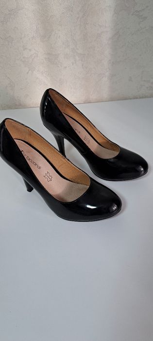 Туфлі  38 розмір