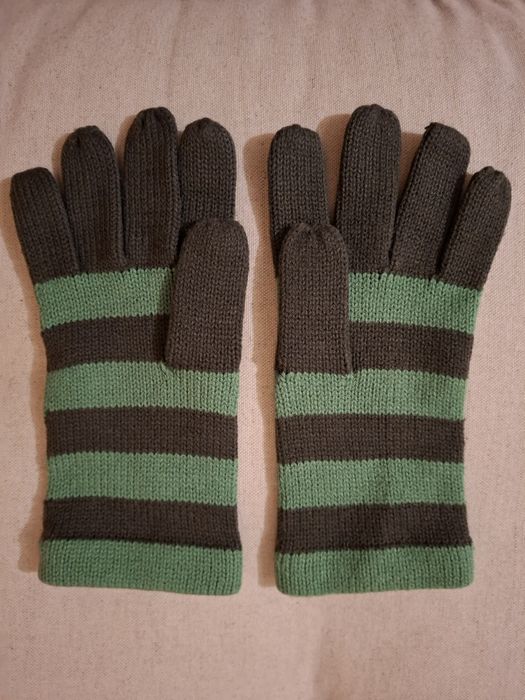 Włóczkowe rękawiczki