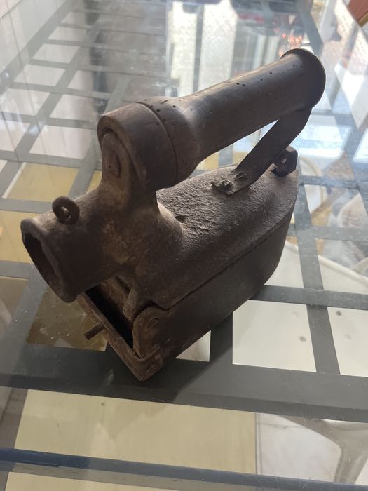Ferro  muito antigo