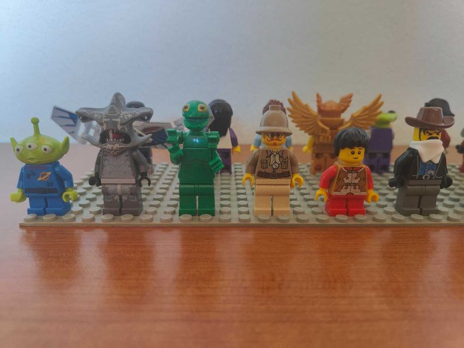 Lot of LEGO Minifigures from Various Themes, €5 Each64564119125635120