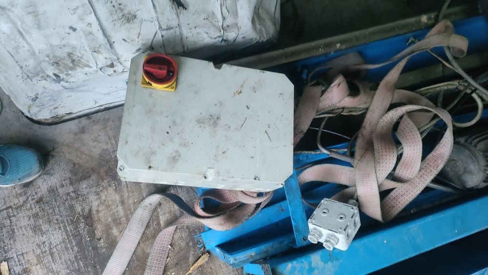 Podnośnik Samochodowy Hydrauliczny DWU-KOLUMNOWY 3,5 Tonowy