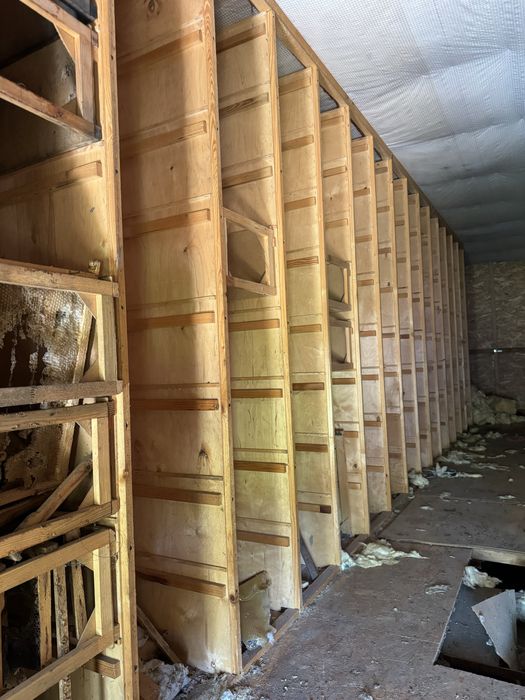 Павільйон для бджіл берендей на причепі