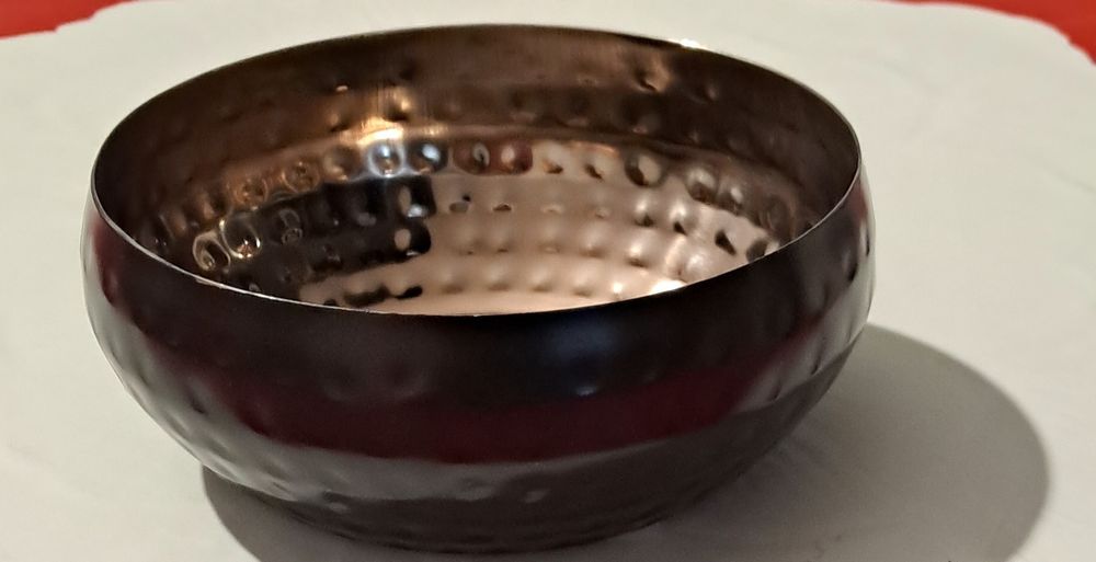 Młotkowana miseczka kuchenna