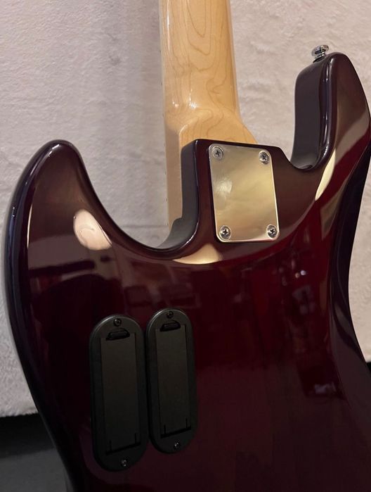 Marcus Miller V7
