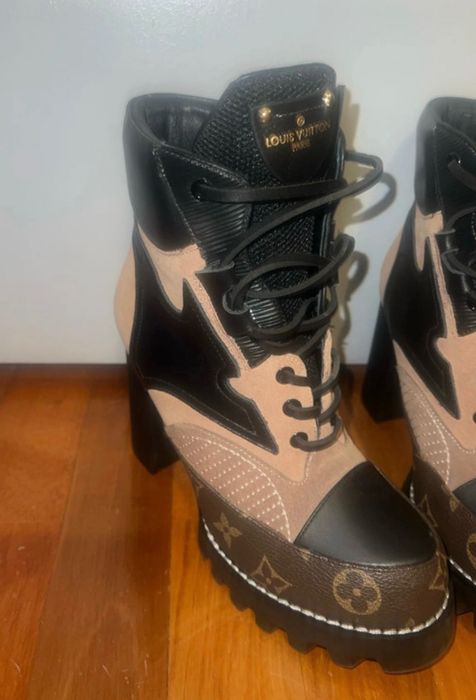 Botas Louis Vuitton -  Calfskin Monogram Star Trail Ankle Boots