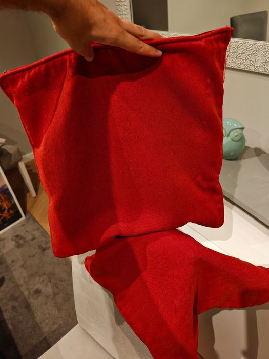 Peças decorativas vermelho + capas de almofada + vela