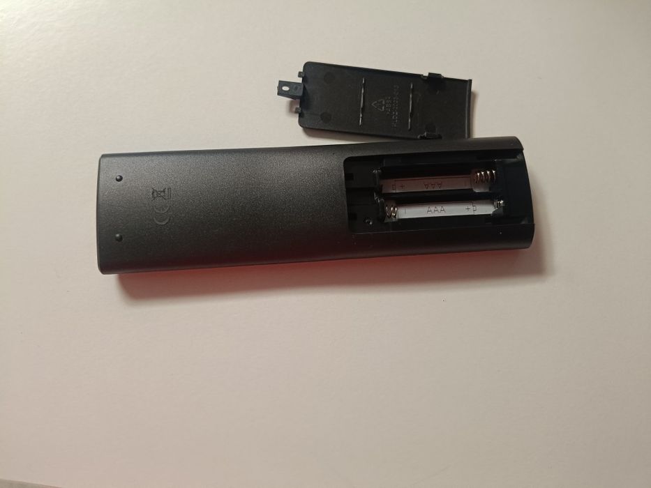 pilot do telewizora LG, zapakowany jako zamiennik. 
Amazon.pl
Amazon.p