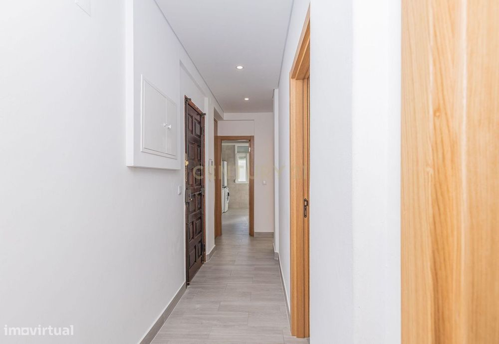 T2 Totalmente Remodelado | Dafundo – Cruz Quebrada | 80 M² | Elevador