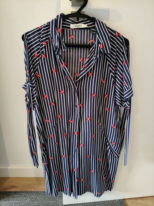 Diversos vestidos de verão