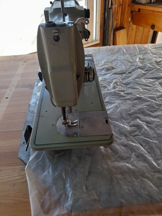 Maquina de costura antiga