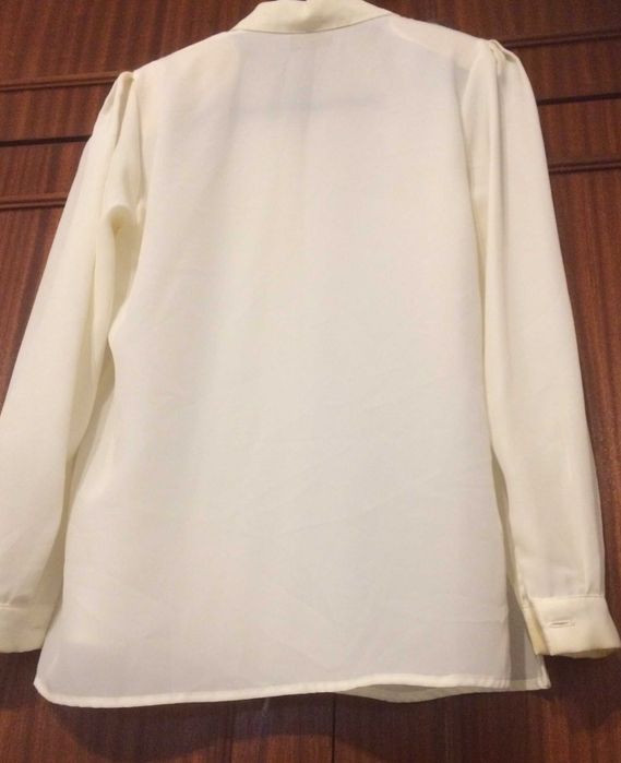 Camiseiro de mulher.