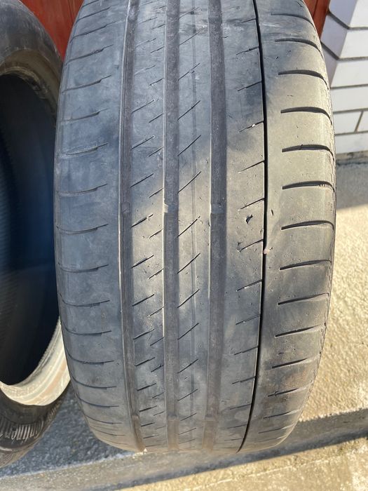 Продам пару резини Continental