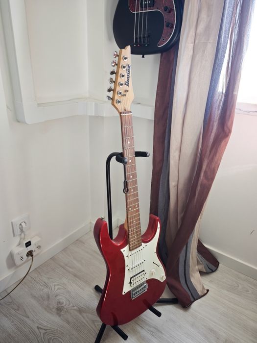 Suporte de pé ajustável para Guitarra ou Baixo