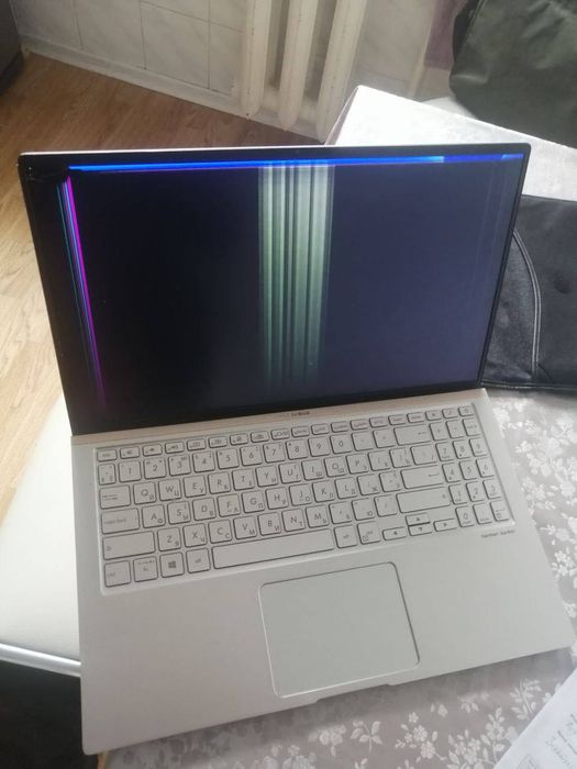 Майстер з ремонту ремонт ноутбуків виїзд додому ноутбука