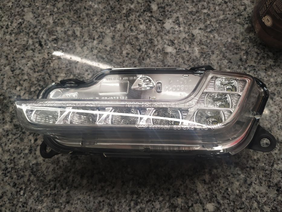 Farol Mercedes Benz