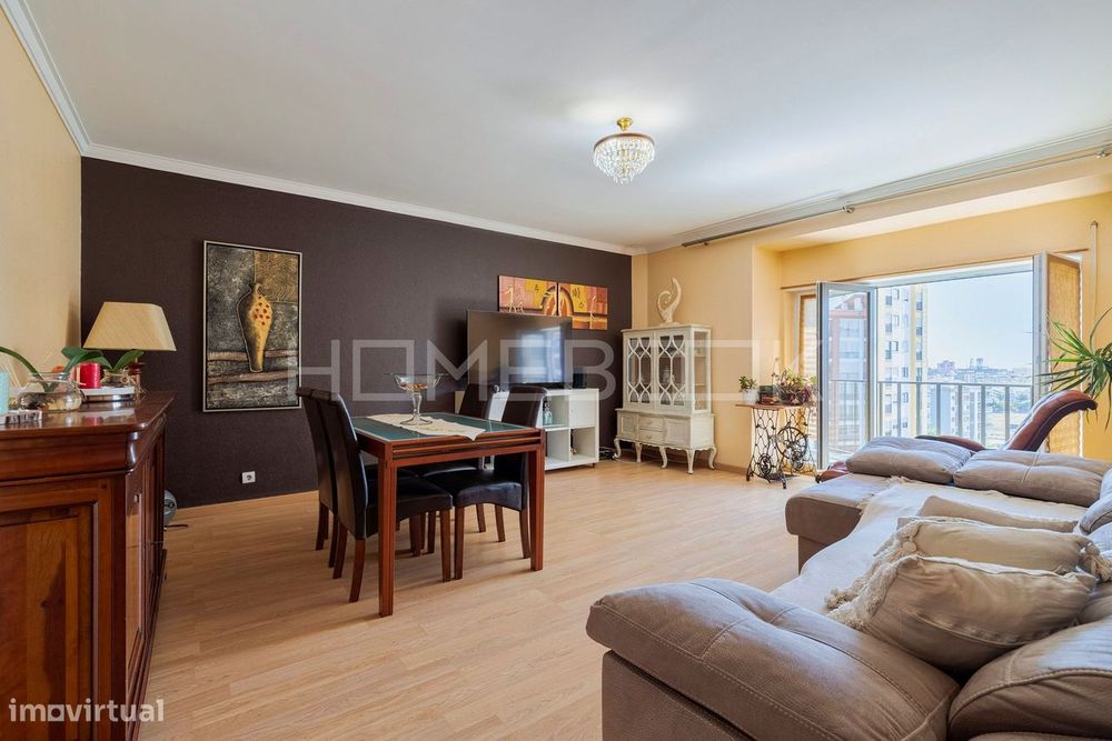Apartamento T3 com  Arrecadação em Setúbal