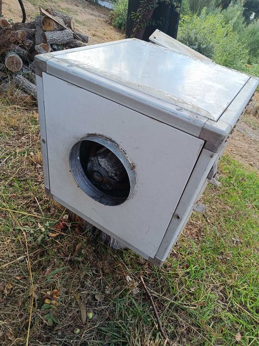 caixa com motor ventilacão industrial
