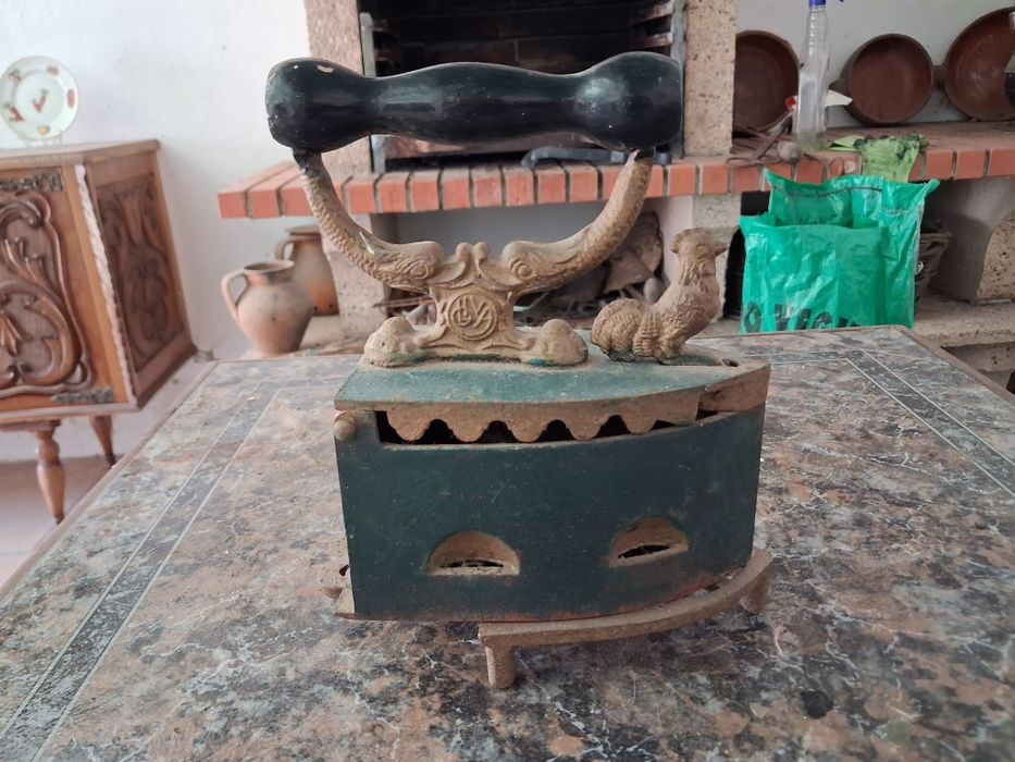 Ferro antigo , oliva  português