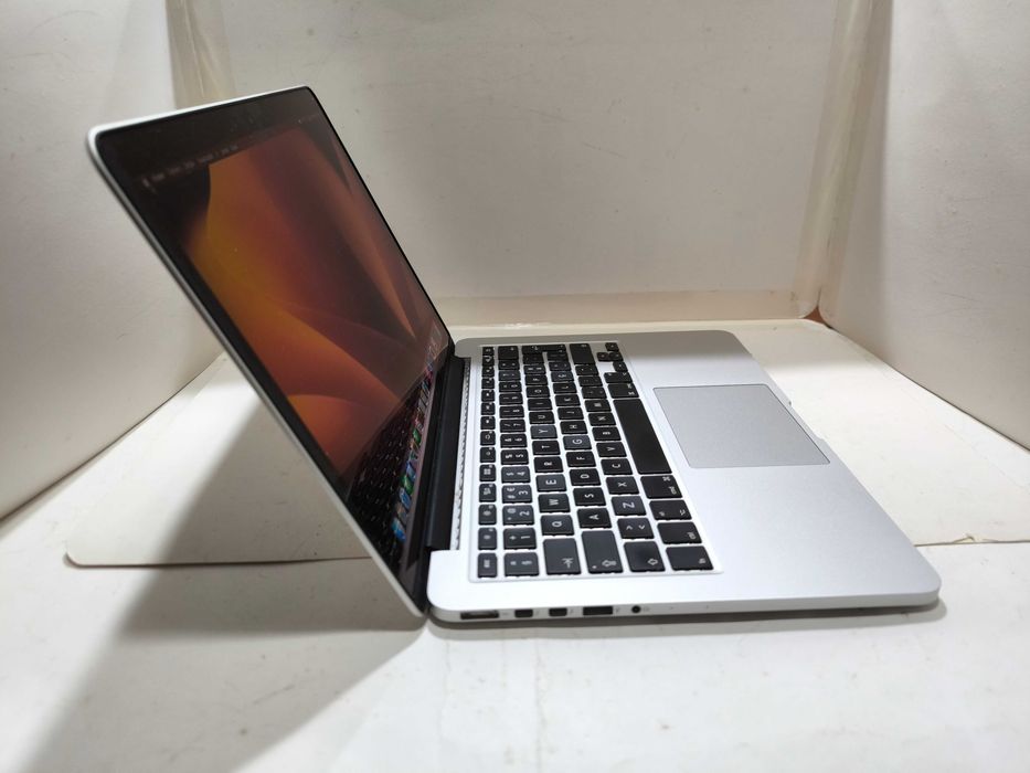 Apple Macbook Pro 13 i5 SSD 256GB 8GB ram Iris Retina