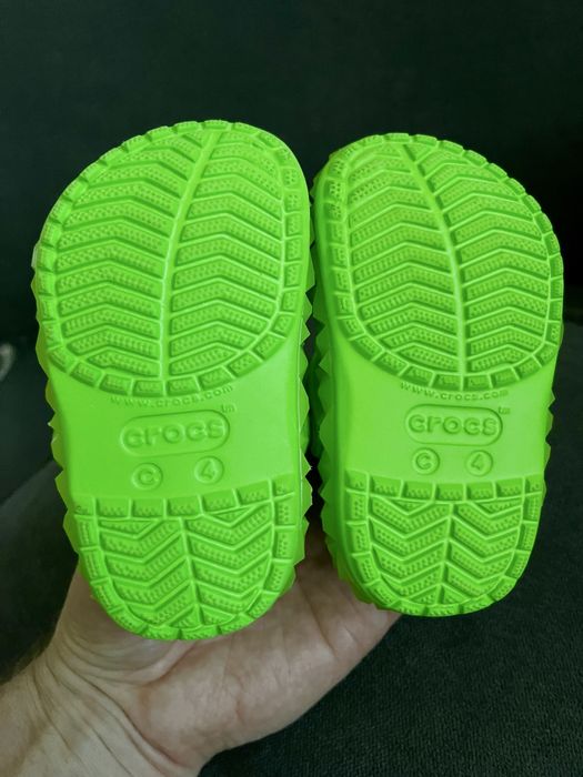 Детские сабо шлепанцы Crocs Geometric Glow Band C4