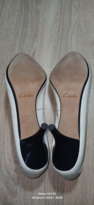 Продам женские туфли