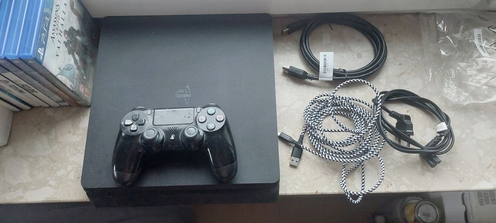 PS4 slim + gry (nowy napęd)