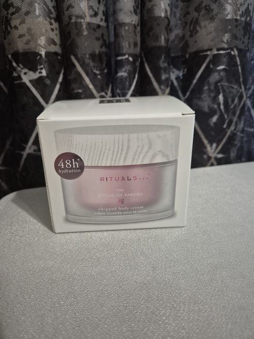 Krem do ciała sakura rituals 220ml