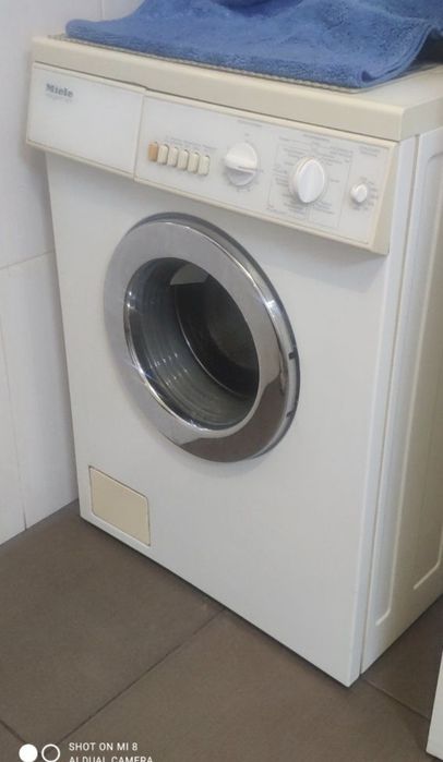 Продам стиральную машину w719 Miele