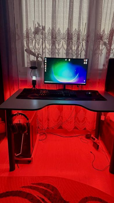 Повний ігровий сетап: ПК (i3-10100F / GTX 1070 8GB / 16GB RAM) + Монітор 180Hz + девайси HyperX + Стіл з LED.+ігрове крісло.