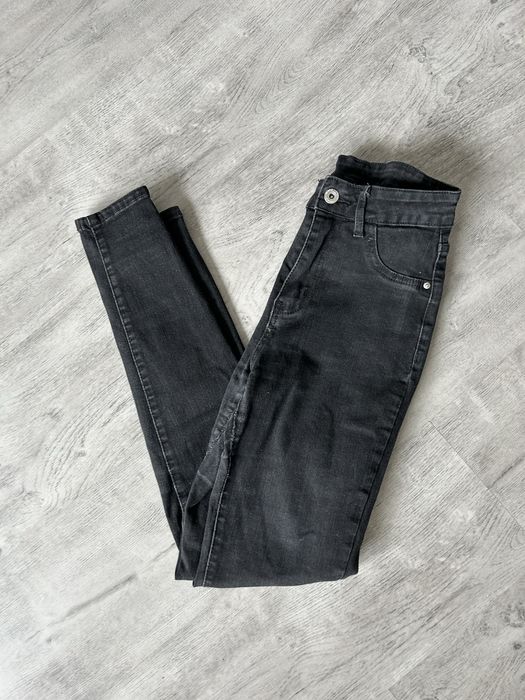 czarne spodnie rurki  S z wysokim stanem