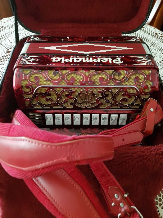 Concertina Piermaria como nova á quarta voz com registos em FÁ Lá Ré