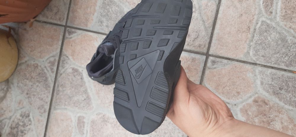 Buty Nike Huarache Run GS dla dzieci całe czarne rozmiar 27