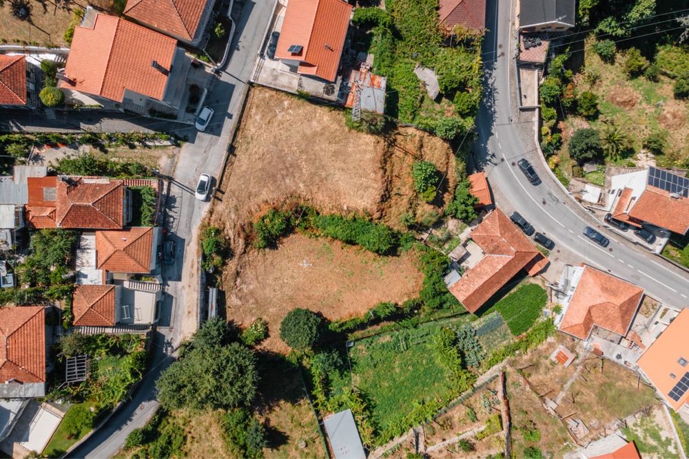 Moradia T3 para Restauro c/ Terreno