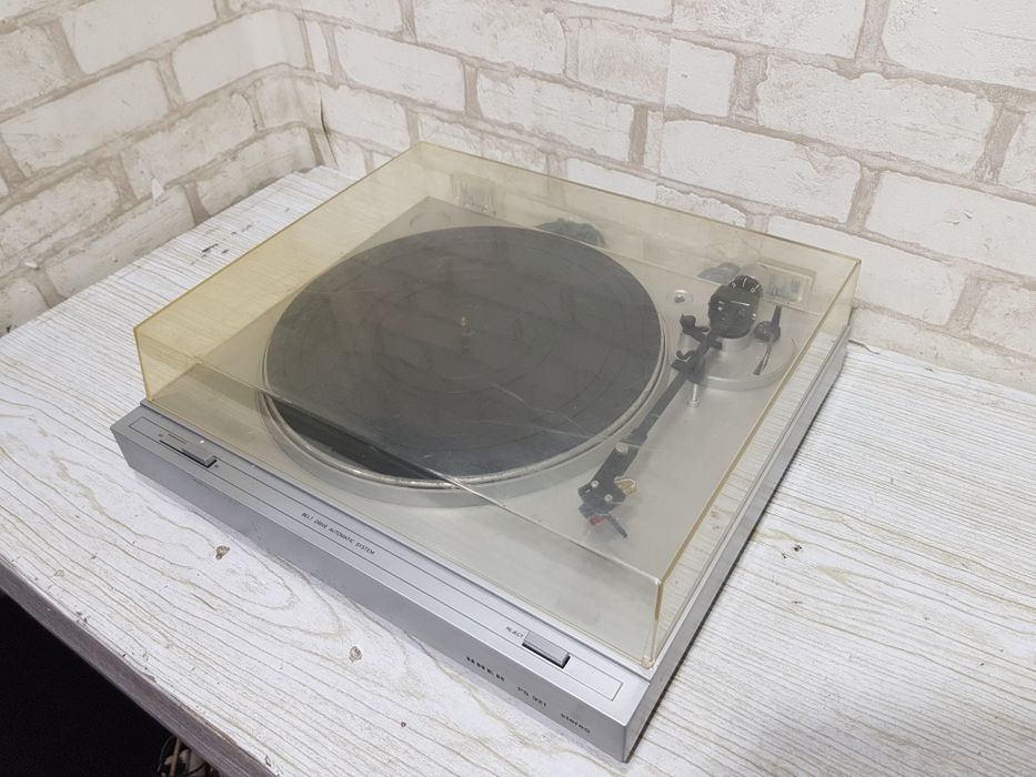 Віниловий програвач UHER PS 921, 33/44 об/хв, б/у з Німеччини