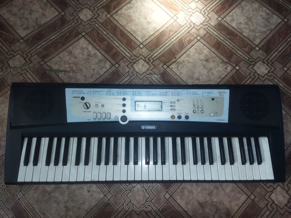 Продам синтезатор