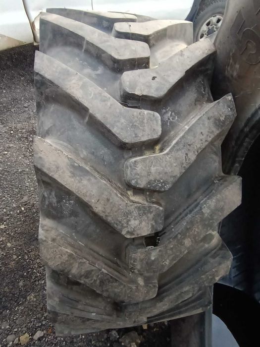 Opona przemysłowa 18-22.5 Solideal ładowarka Merlo Manitou