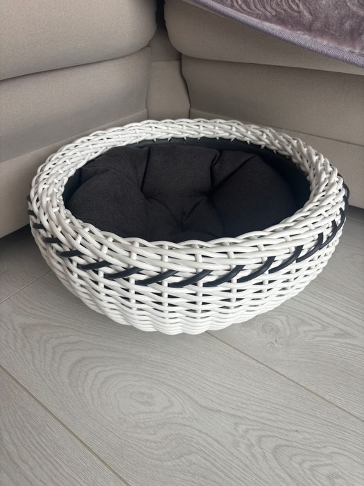 Лежанка для собачки/котика з ротангу