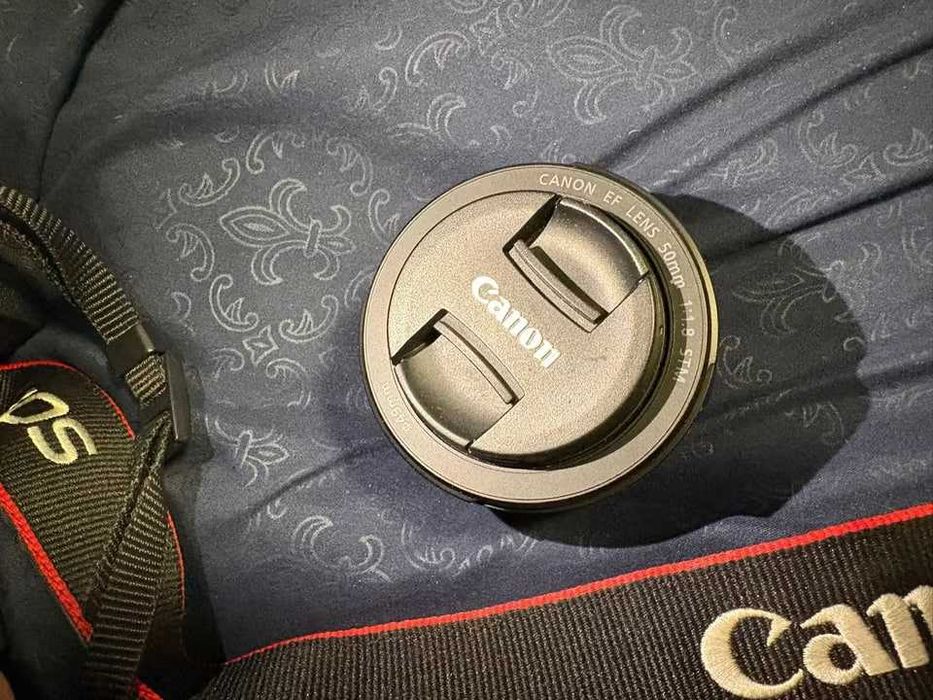 Canon EOS 77D